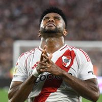 Se enfrenta a la gente: el ídolo de River que defendió a Borja