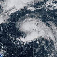 Gabrielle se convierte en huracán y se forma la tormenta tropical Narda