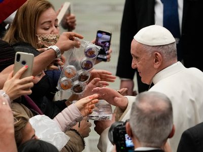 El Papa lamenta que algunas parejas prefieran tener mascotas que hijos