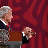 AMLO presume que Paquete Económico para 2023 será "equilibrado"