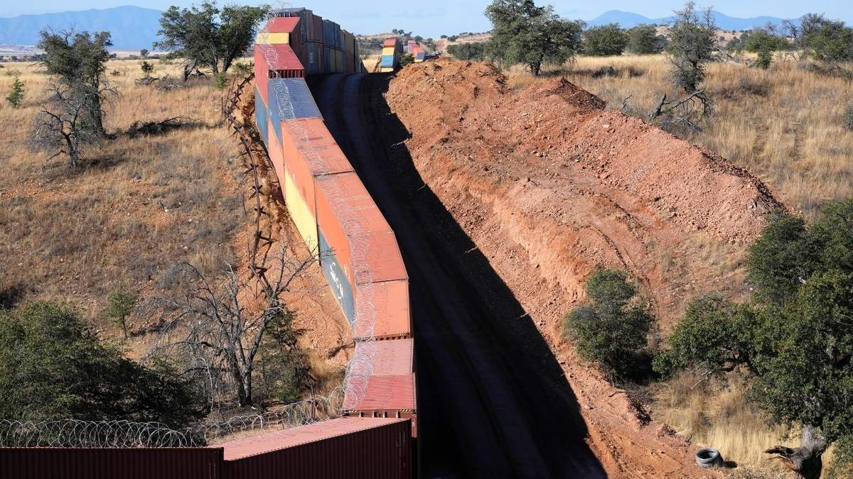 Los contenedores buscaban evitar el paso de migrantes ilegales