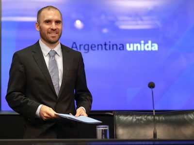 El Gobierno autorizó a Martín Guzmán a que reestructure más de U$D 68 mil millones de deuda
