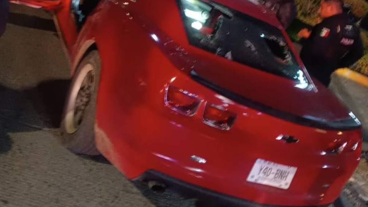 El vehículo camaro recibió impactos de bala