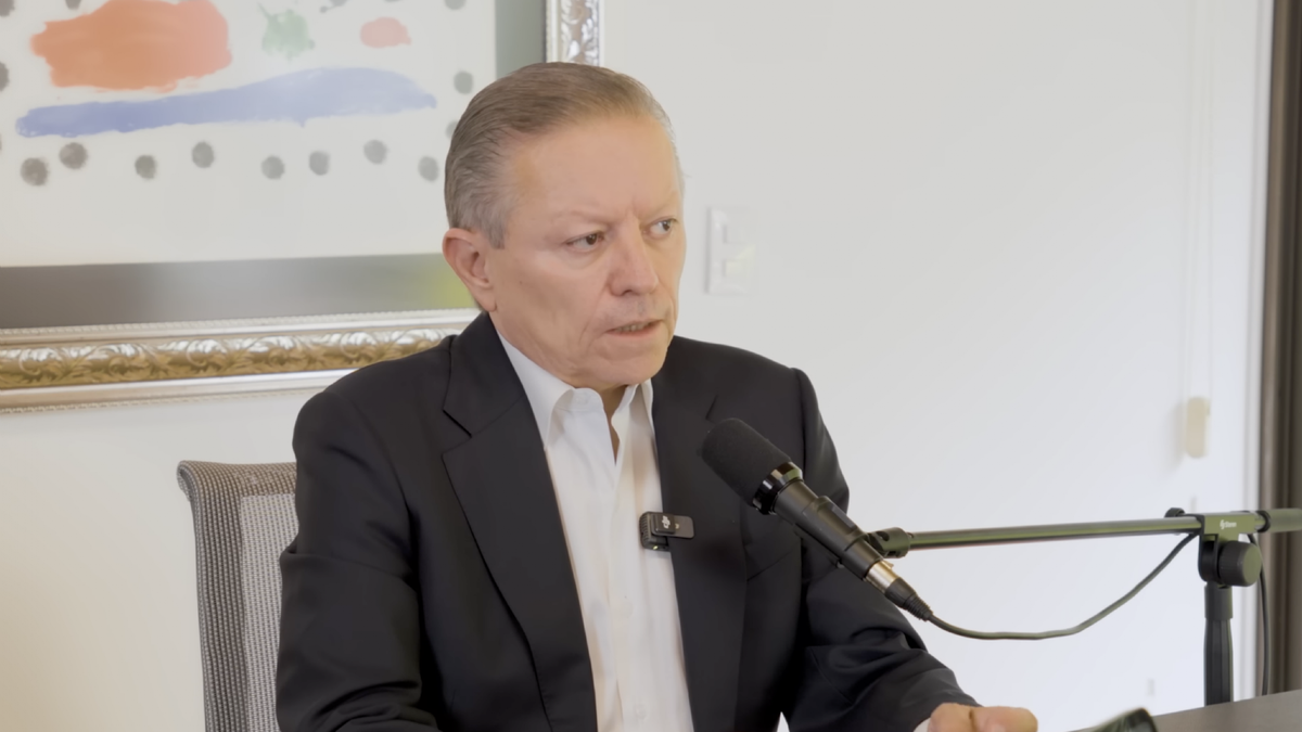 Arturo Zaldívar en la entrevista