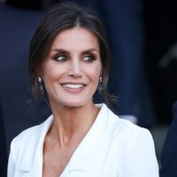 Se miró al espejo por última vez y dijo basta: el cambio de la reina Letizia