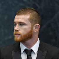 'Canelo” enfurece con Golden Boy Promotions tras despojo de su cinto por la FIB