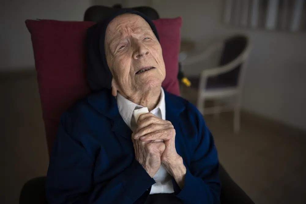 La hermana André, la persona más anciana del mundo, murió a los 118 años mientras dormía el 17 de enero de 2023 en Francia