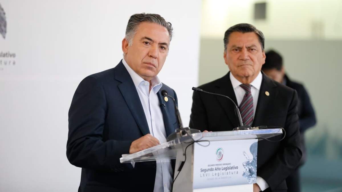 Enrique Inzunza y Óscar Cantón Zetina, en conferencia de prensa