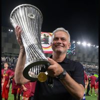 Mourinho es despedido como entrenador de la Roma