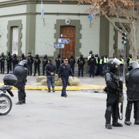 Tras el desalojo en Casa de Gobierno, el Ejecutivo provincial dio detalles sobre la intervención policial
