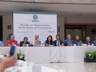 Kenia López Rabadán ofrece limpiar la imagen negativa de la Cámara de Diputados