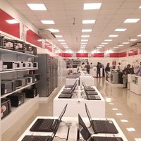 Una famosa cadena de electrodoméstico recortará los sueldos y culpa al coronavirus