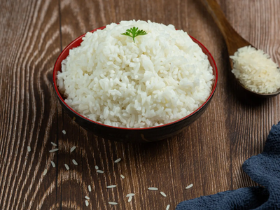 No tires el arroz y usalo para preparar este snack perfecto para acompañar la picada