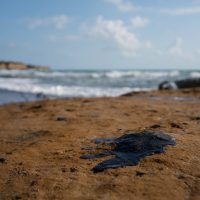 Chapopoteras y un barco son el origen del derrame en el Golfo de México, dicen autoridades