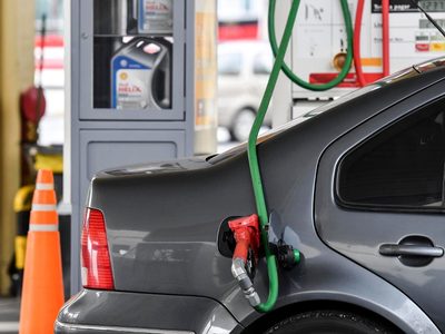 El Gobierno confirmó que evalúa aumentar la nafta en las próximas semanas