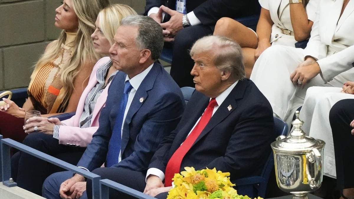 Abuchean a Trump durante interpretación del himno nacional de EU en la final del US Open
