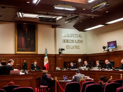 La Corte y las facultades de los congresos