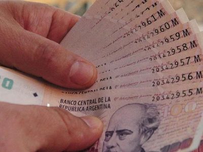 Este billete de $100 tiene un error de impresión único: mirá por qué puede valer una fortuna
