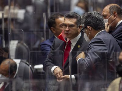Opinión de exlíderes del PRI sobre reforma eléctrica no será decisiva: Alejandro Moreno