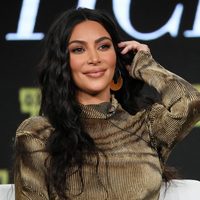 Kim Kardashian reaparece con una foto que enamora a sus fans, vestido al cuerpo y a la moda
