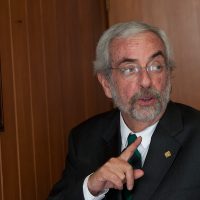 Critica Graue a las universidades no validadas por la SEP, como las de Morena