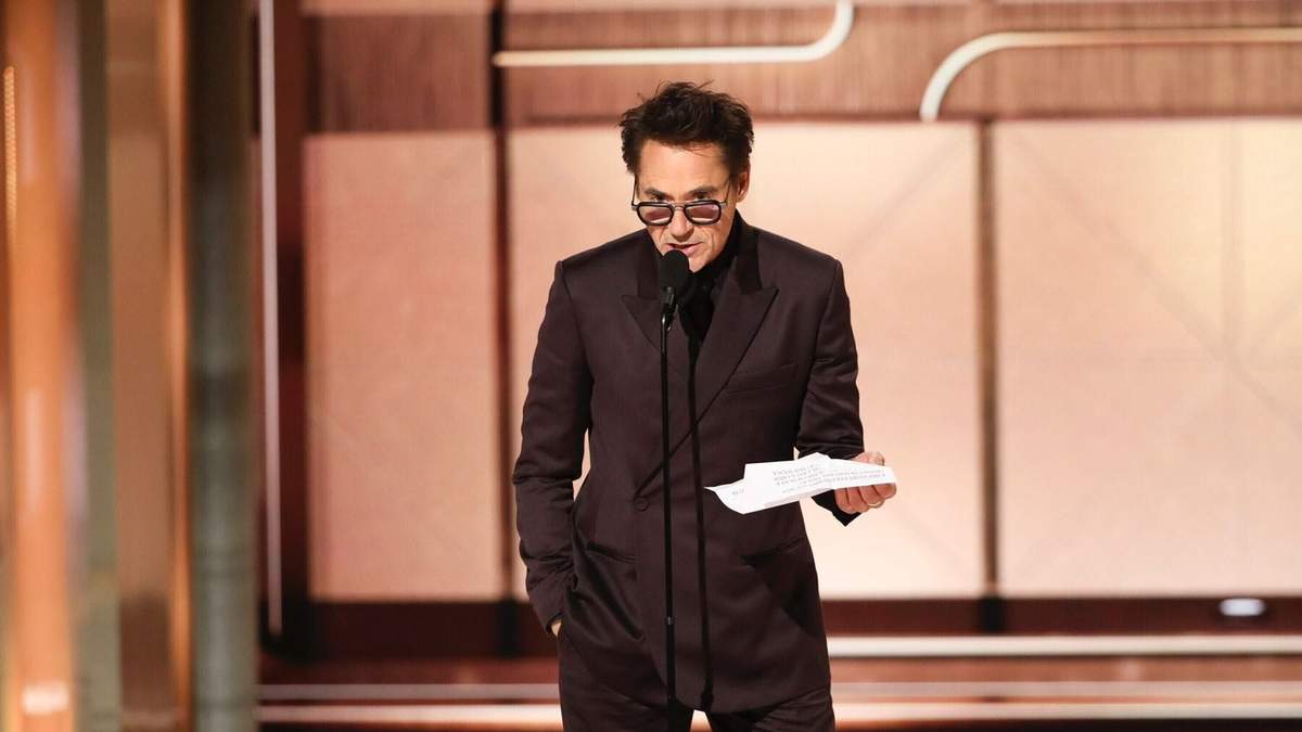 Robert Downey Jr. recibe el premio a mejor actor de reparto