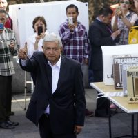 AMLO vota por Rosario Ibarra de Piedra; pide iniciar 'una etapa de reconciliación nacional” (Video)