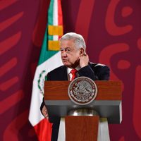Autoridad competente debe resolver acusación de Reina del Pacífico sobre Calderón y el narco: AMLO