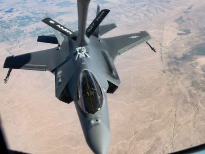 Irán asegura haber derribado otro caza F35 de EU en un ataque en el centro del país