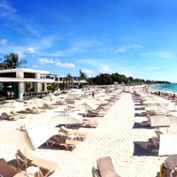 ¡Las playas son públicas! Una multitud protestó en Playa del Carmen