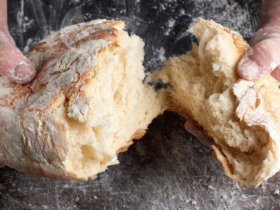 No tires el pan viejo: mirá cómo convertirlo en tostadas saborizadas y deliciosas para acompañar con tus comidas