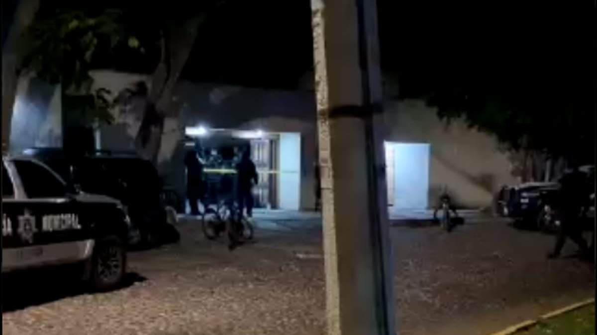 Cuatro hombres armados irrumpieron en las oficinas de La Covacha