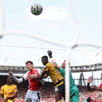 Liverpool y Arsenal inician la temporada de la Liga Premier con triunfos