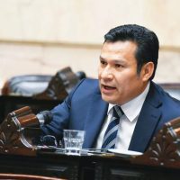 Llancafilo justificó el rechazo a los vetos y criticó la falta de presupuesto