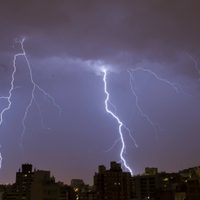 Videos: así fue la torrencial lluvia con granizo en gran parte del país