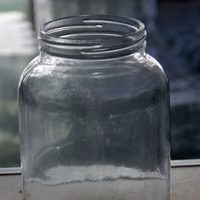 Si guardás frascos de vidrio, grandes, chicos o medianos este proyecto DIY es perfecto para decorar como un experto