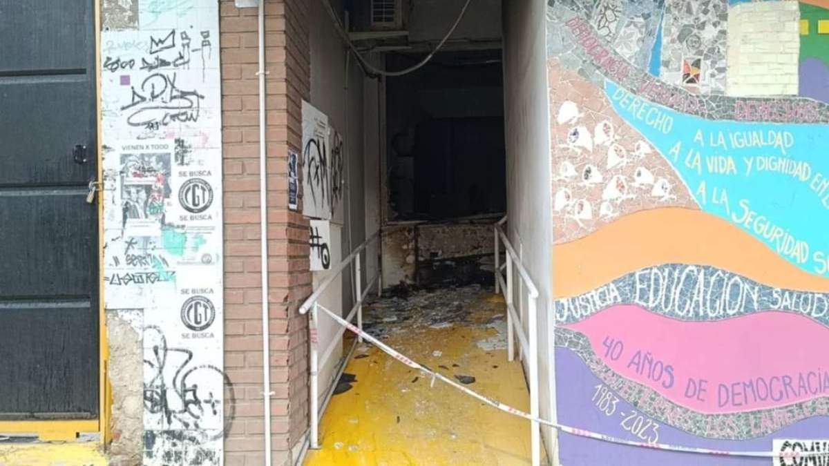 Incendio en el edificio de PAMI en Neuquén. Fuente: (Facebook)