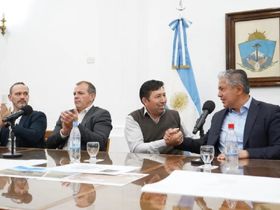 La Provincia y PAE anunciaron la construcción de un parque solar en Los Chihuidos