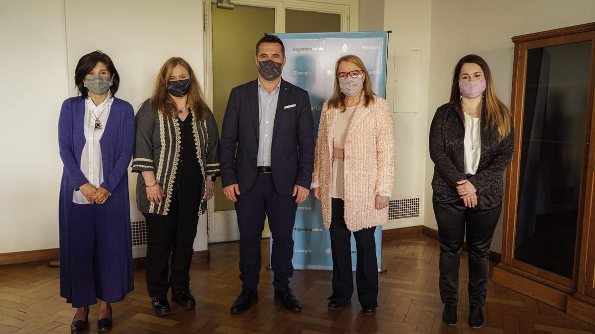 La reunión entre Alicia Kirchner, Darío Martínez y otras autoridades. Fuente: (Twitter)
