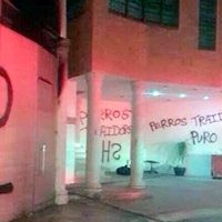 Incendian casas de exfiscal y excomandante de Nayarit