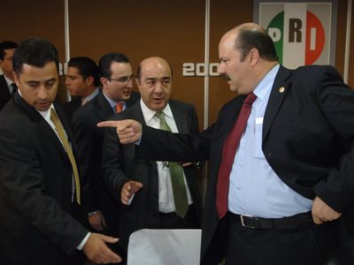 Tras casi dos años prófugo y 20 órdenes de aprehensión, el PRI expulsa al exgobernador César Duarte