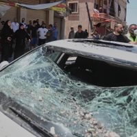 Un muerto y 11 heridos en intensos ataques israelíes en el sur del Líbano