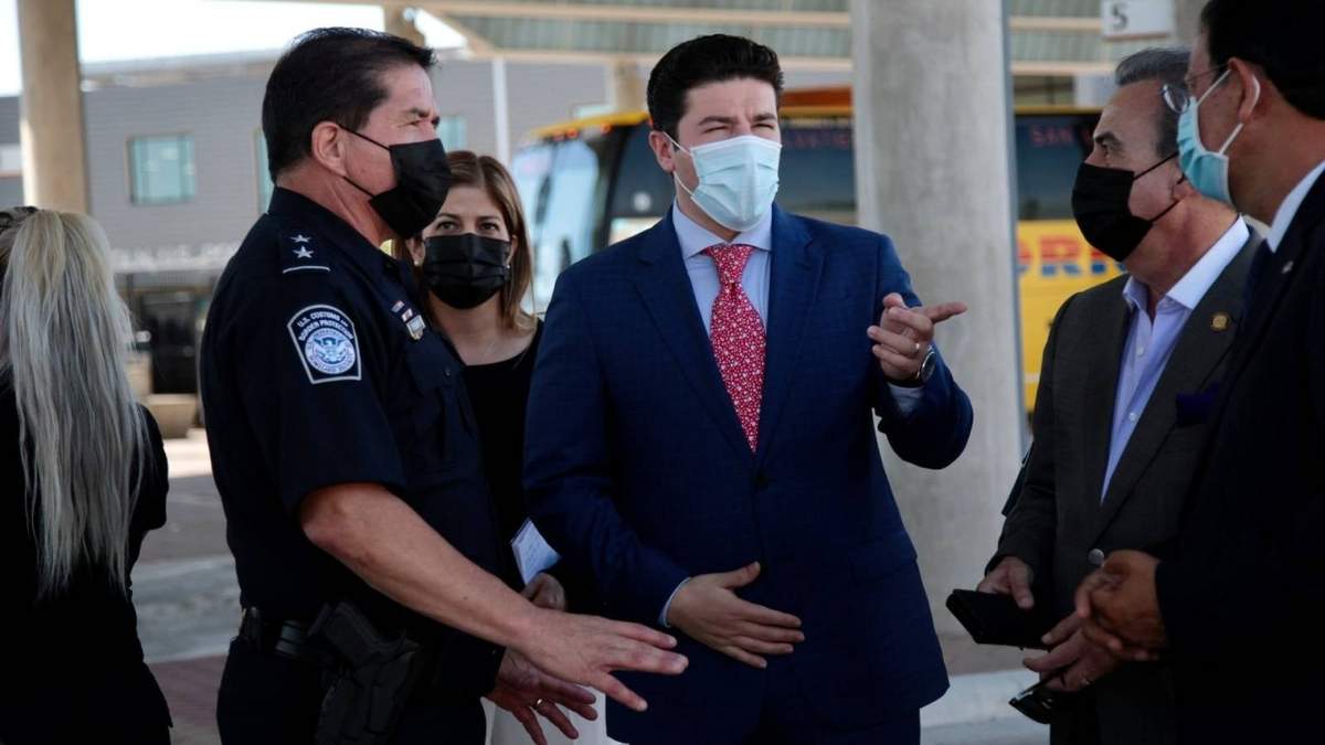 El gobernador electo estuvo en Laredo, Texas