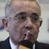 Álvaro Uribe enfrenta acusación y se acerca a ser el primer expresidente en un juicio en Colombia