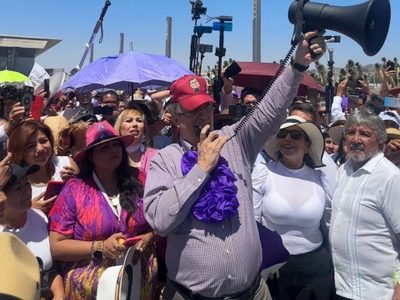 Ebrard plantea "sueños" y "no propuestas" para evitar sanciones del INE