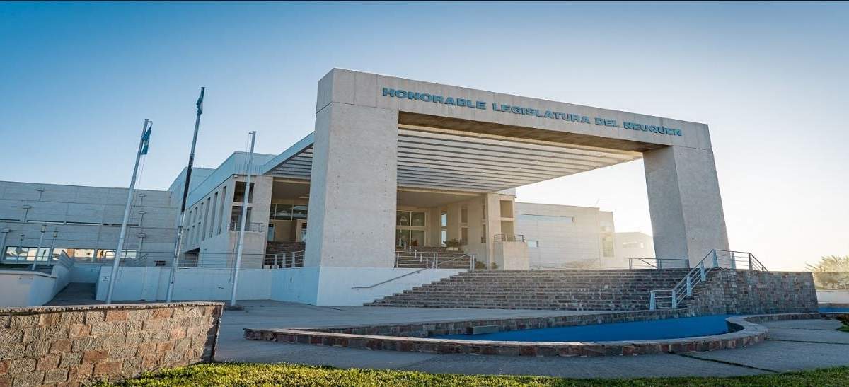 El proyecto del gobierno propone crear un régimen de incentivos y beneficios a las inversiones en la provincia. Fuente: (Legislatura de Neuquén)