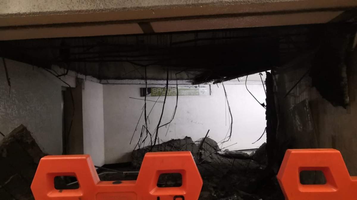 El plafón desprendido en la estación Balderas