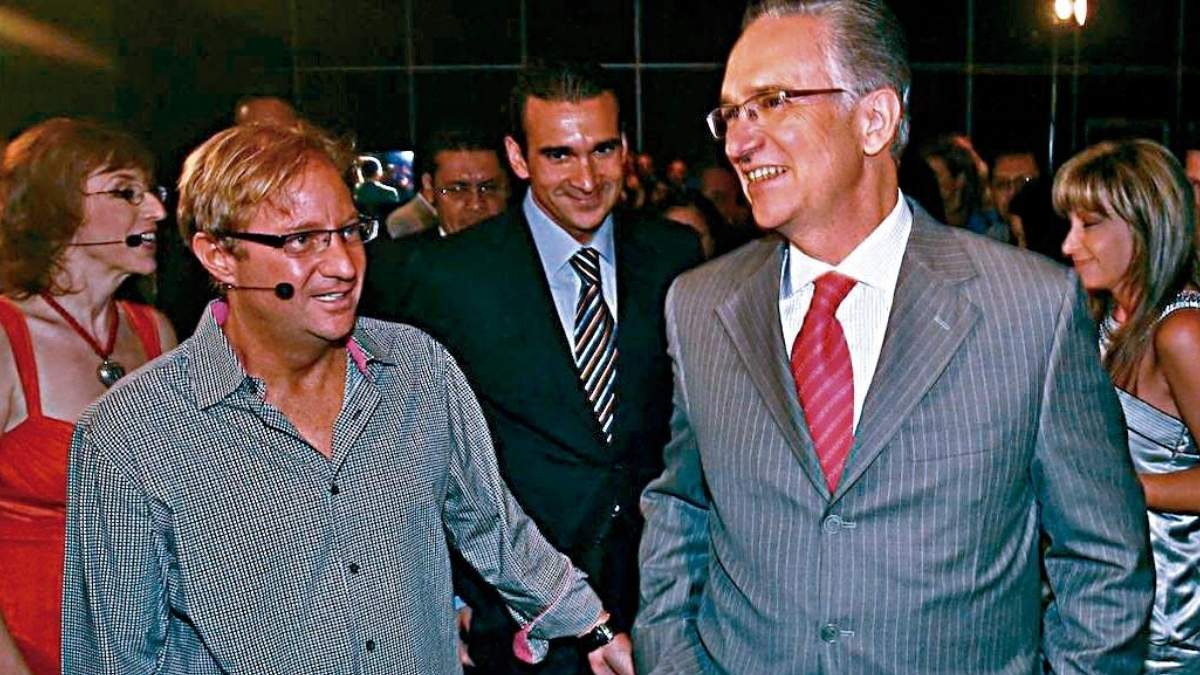 El conductor con Salinas Plliego