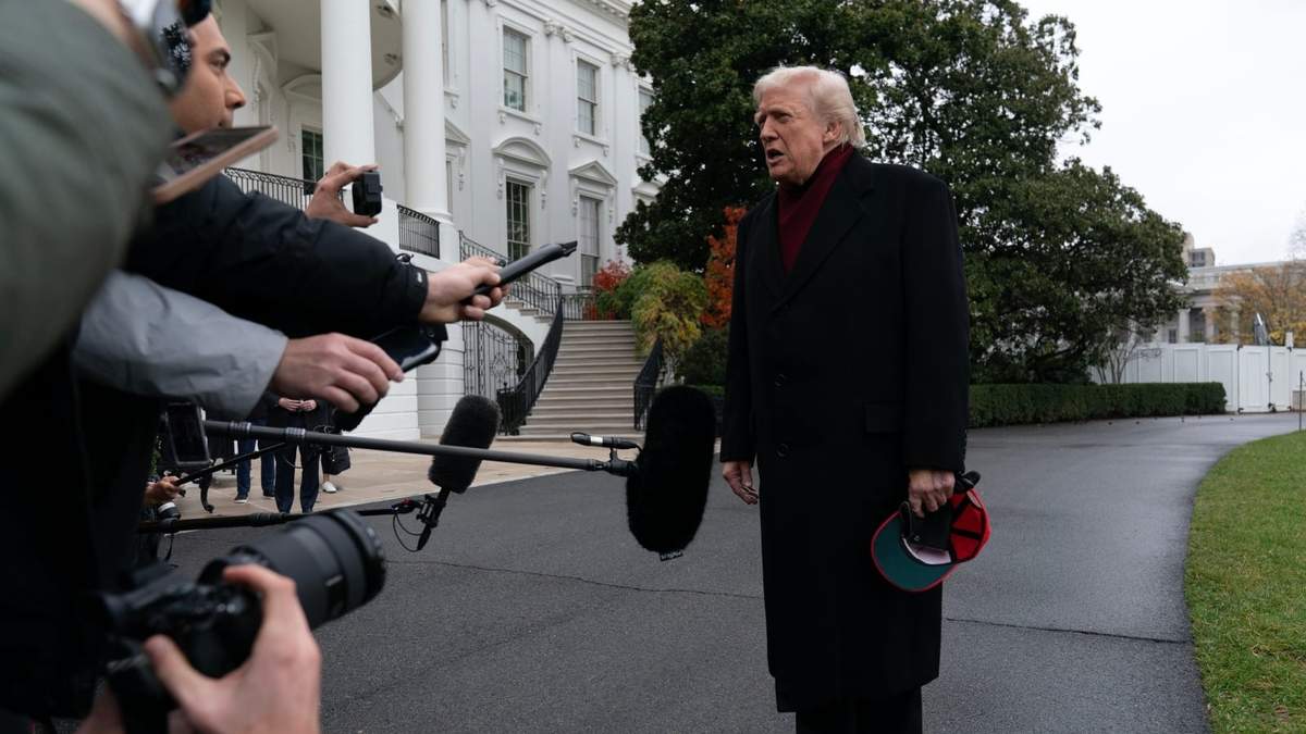 Donald Trump habla con la prensa en el Jardín de la Casa Blanca