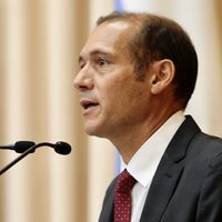 Omar Gutiérrez anunció la creación de una escuela pública de robótica para Neuquén